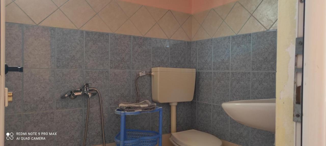 Amalias Room Himare Buitenkant foto