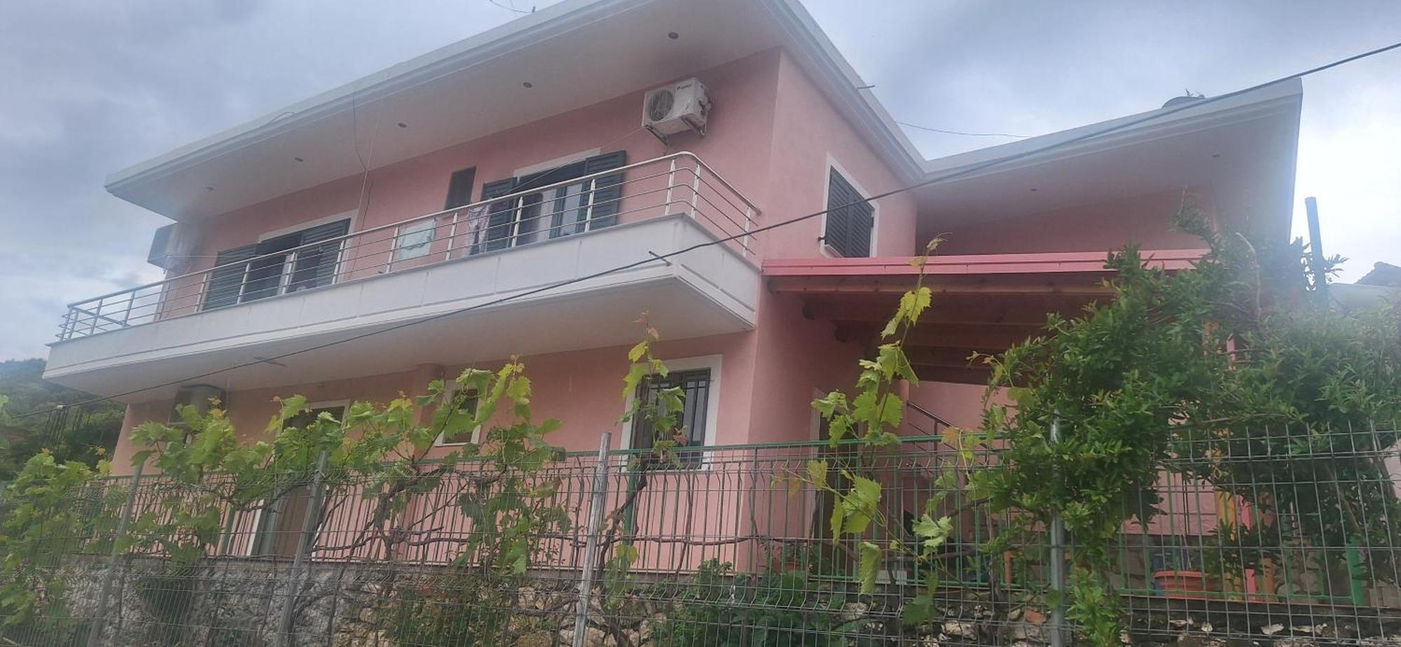 Amalias Room Himare Buitenkant foto